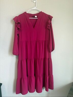 SSYS the label Magenta Tiered V-Neck 3/4 Sleeve Dress Ruffle Shoulders M